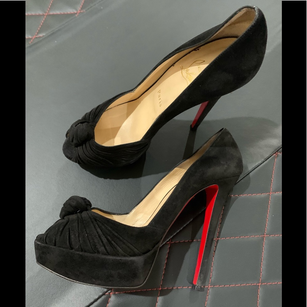 Christian Louboutin Black Greissimo Suede Knot Peep Toe Platform Pumps.